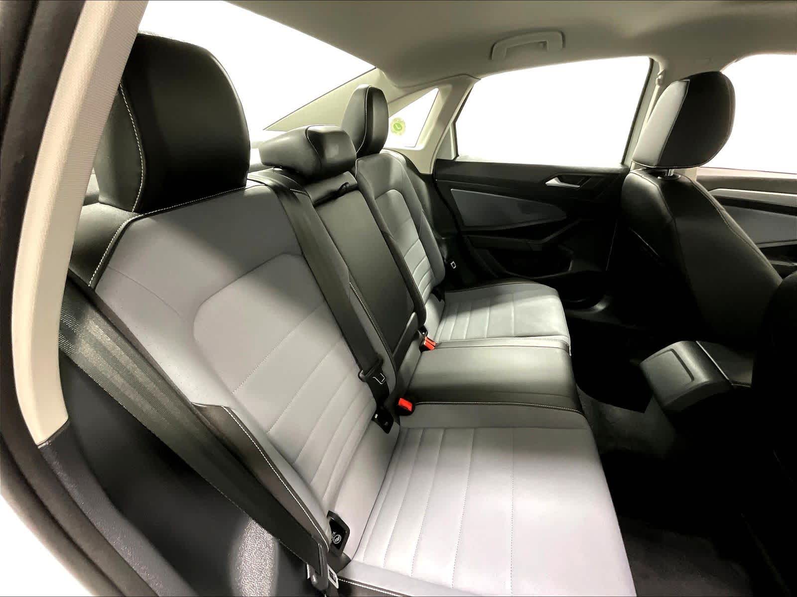 2025 Volkswagen Jetta SE - Photo 16