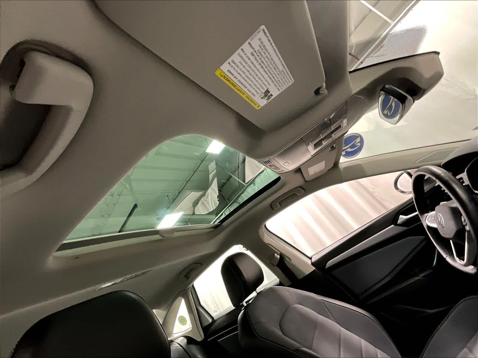 2025 Volkswagen Jetta SE - Photo 22