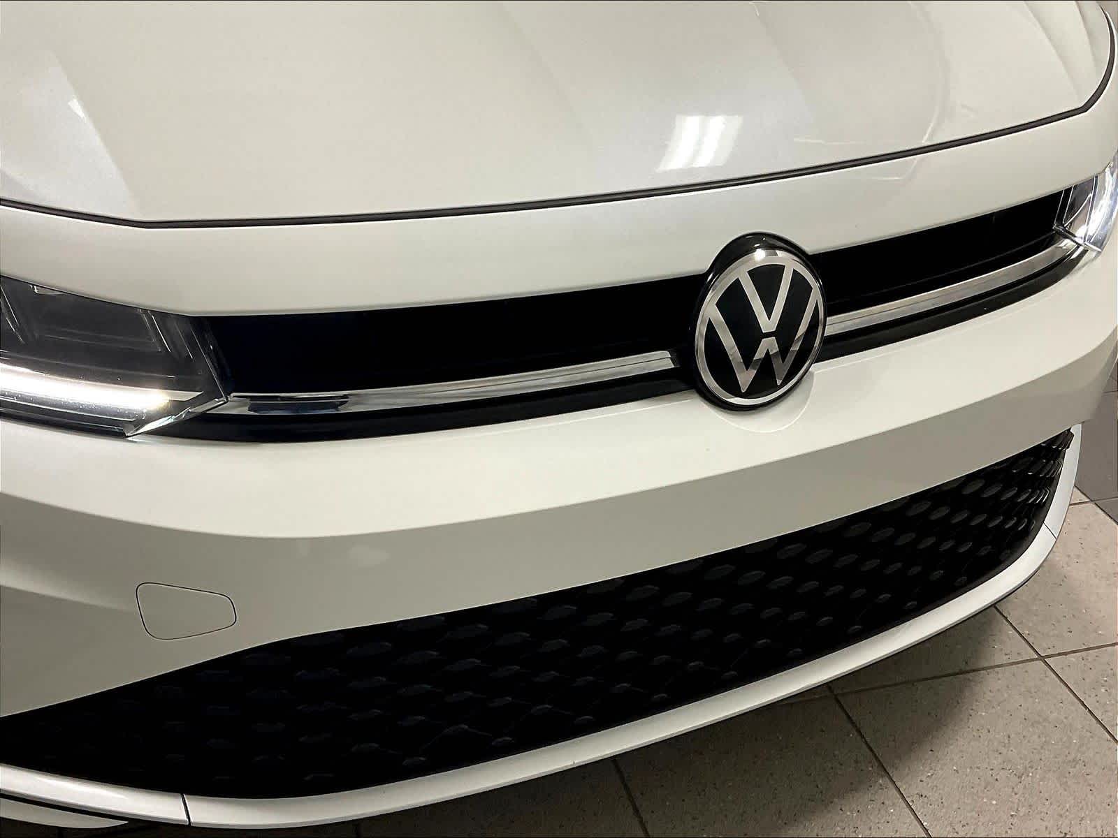 2025 Volkswagen Jetta SE - Photo 32