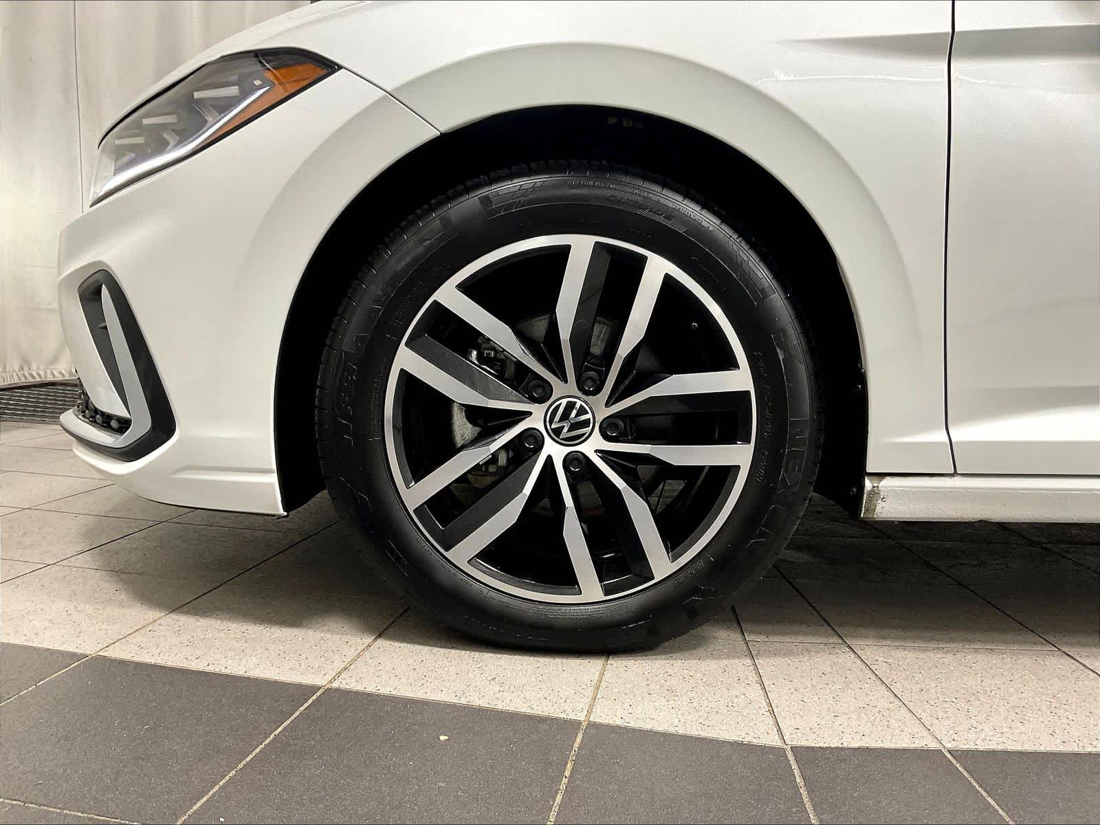 2025 Volkswagen Jetta SE - Photo 7