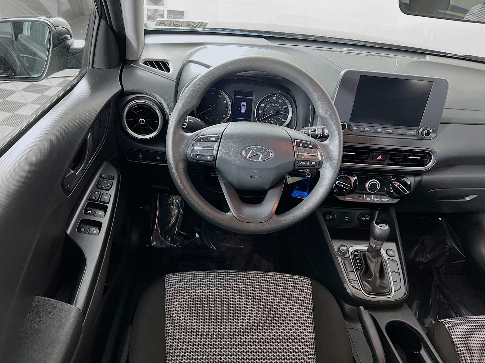 2023 Hyundai Kona SE - Photo 21