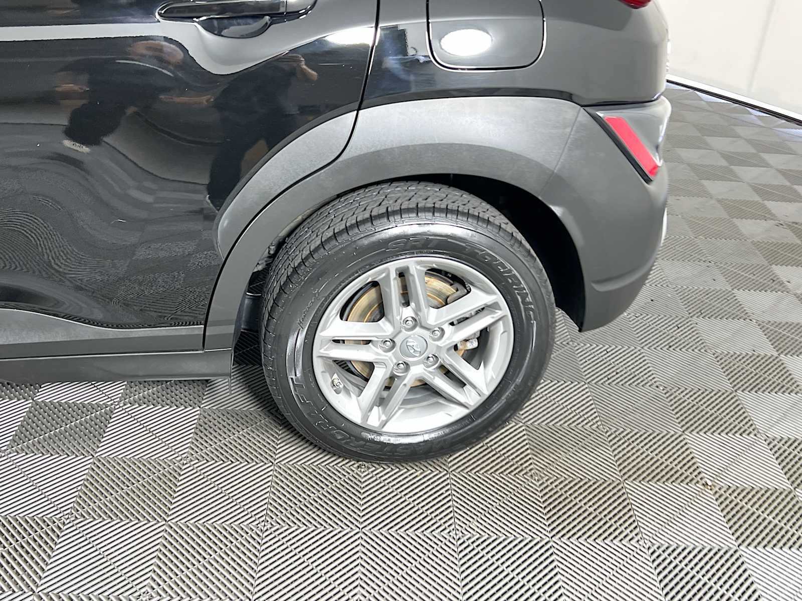 2023 Hyundai Kona SE - Photo 29