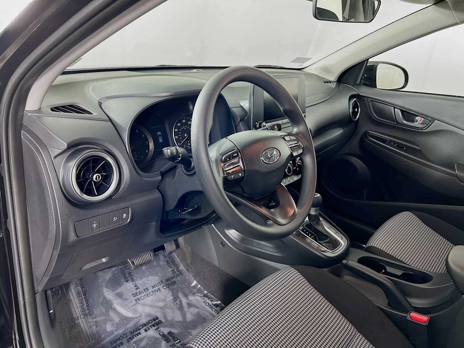 2023 Hyundai Kona SE - Photo 9