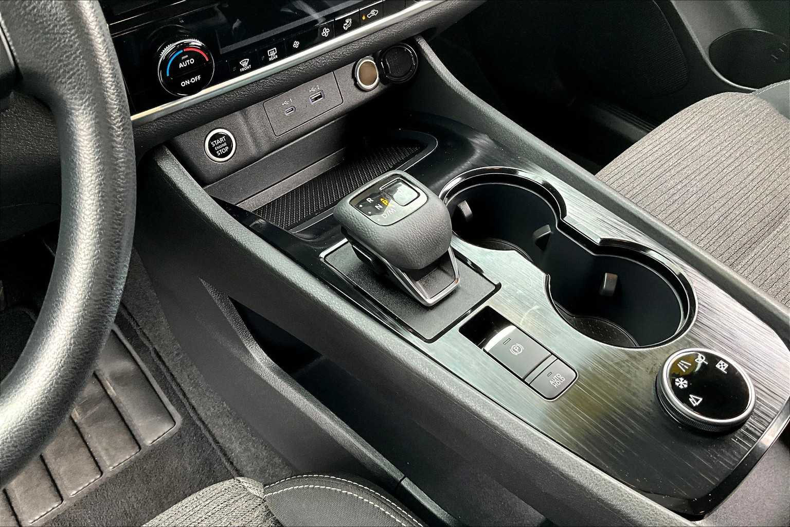 2022 Nissan Rogue SV - Photo 19
