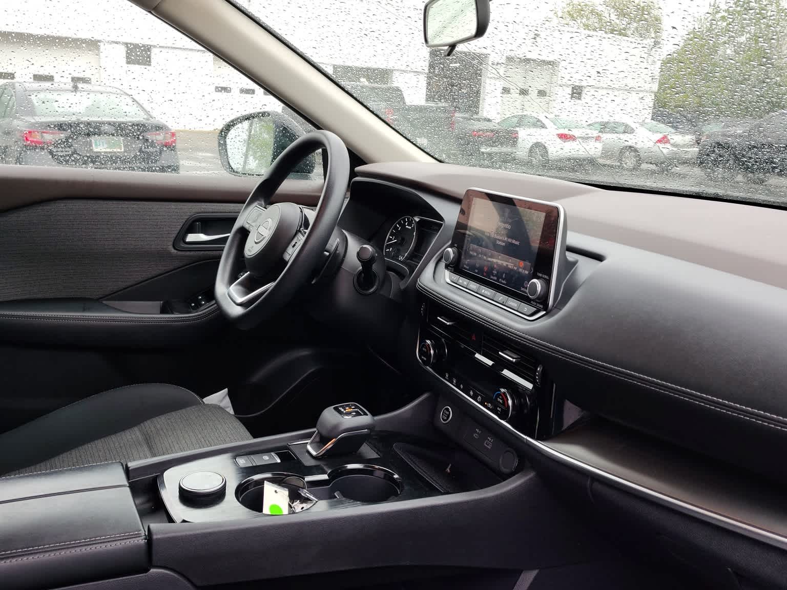 2022 Nissan Rogue SV - Photo 10