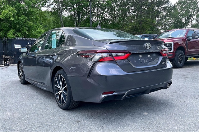 2022 Toyota Camry SE - Photo 6