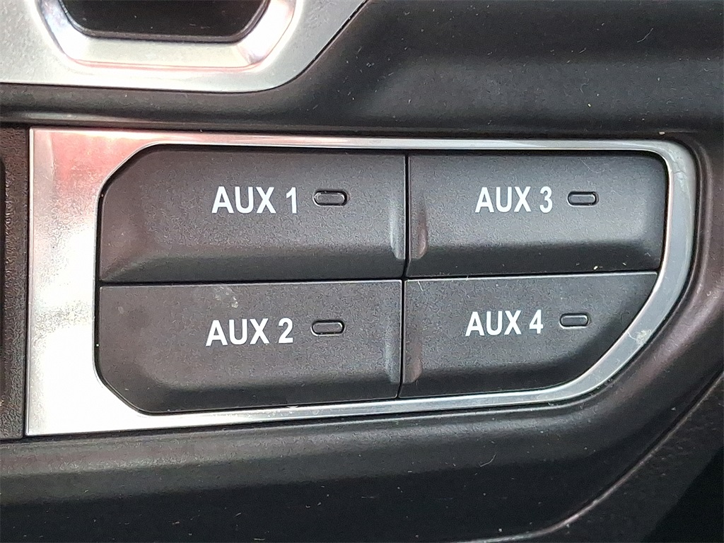 2023 Jeep Wrangler Sahara 4xe - Photo 24