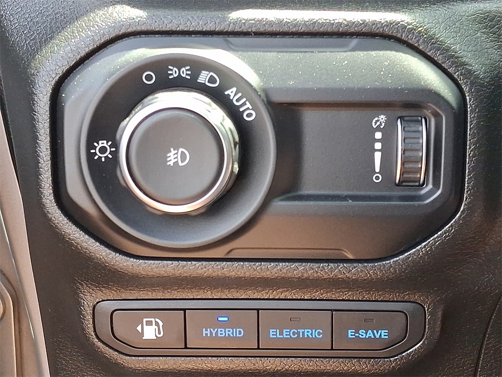 2023 Jeep Wrangler Sahara 4xe - Photo 25