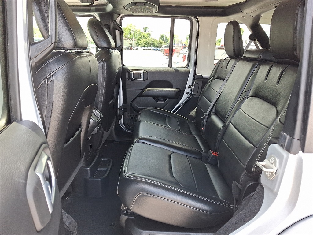 2023 Jeep Wrangler Sahara 4xe - Photo 10