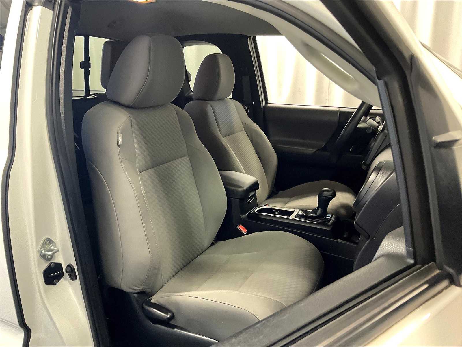 2022 Toyota Tacoma SR - Photo 11