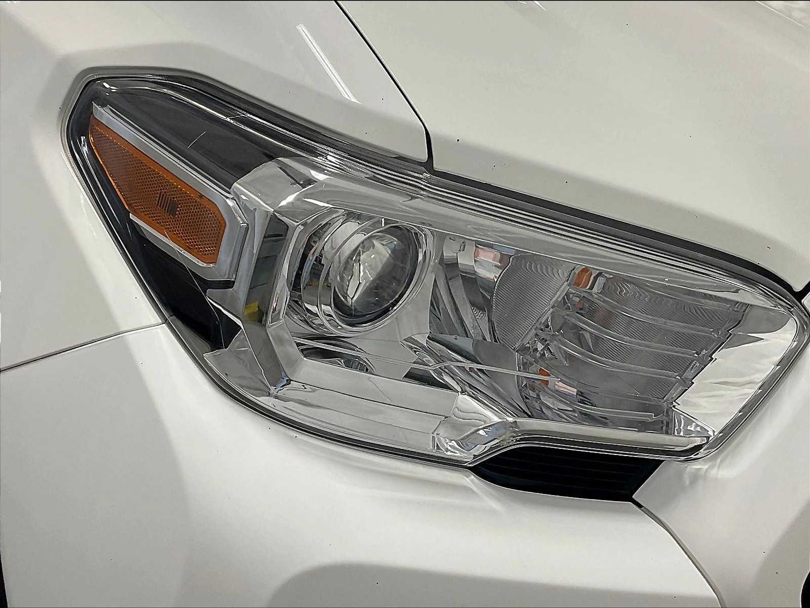 2022 Toyota Tacoma SR - Photo 30