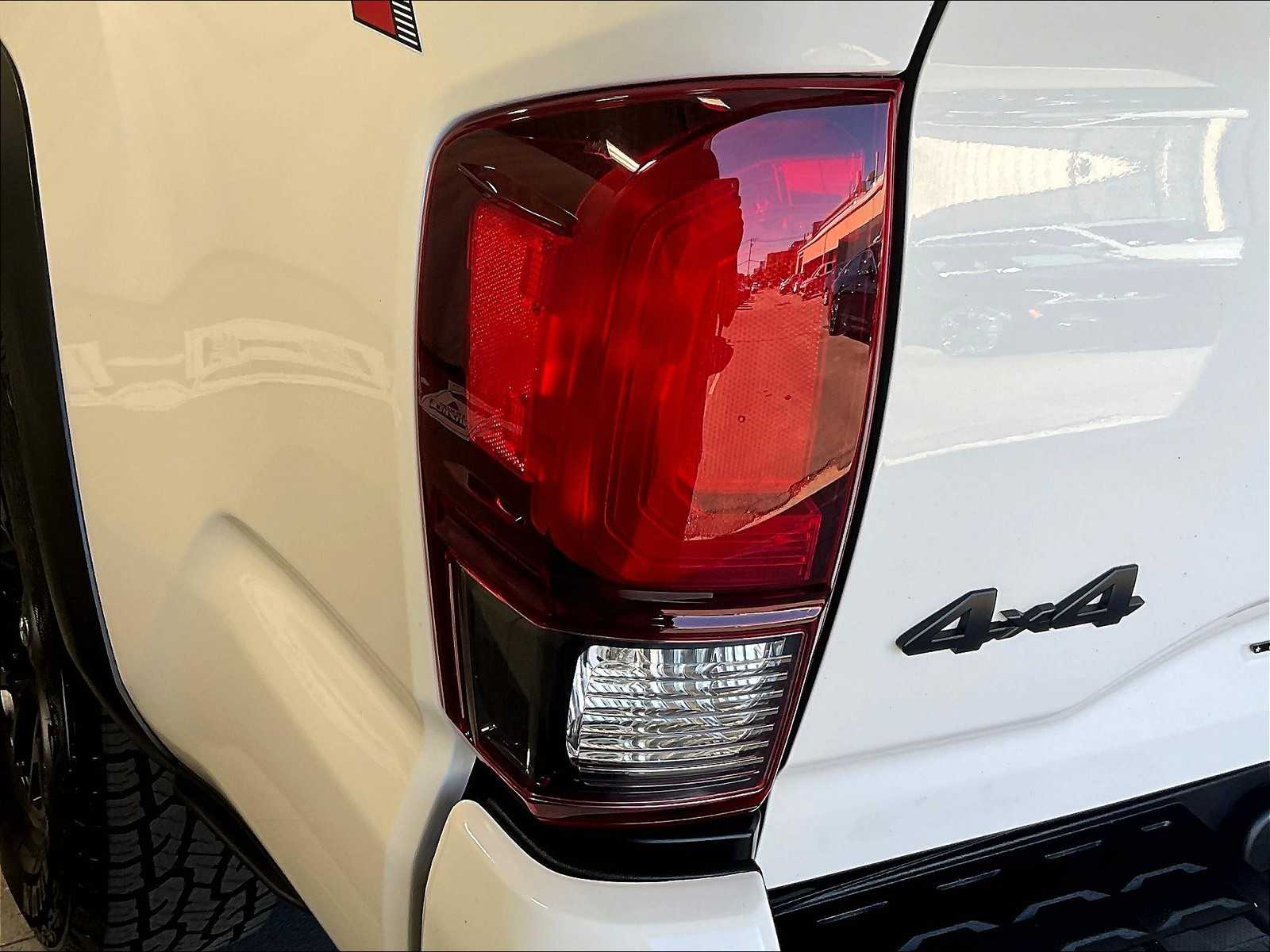 2022 Toyota Tacoma SR - Photo 31