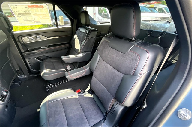 2025 Ford Explorer ST - Photo 11