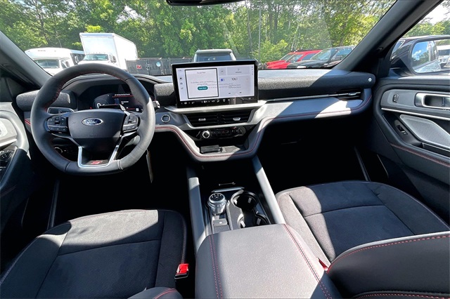 2025 Ford Explorer ST - Photo 6