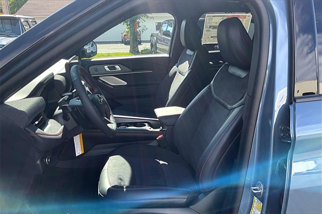 2025 Ford Explorer ST - Photo 10