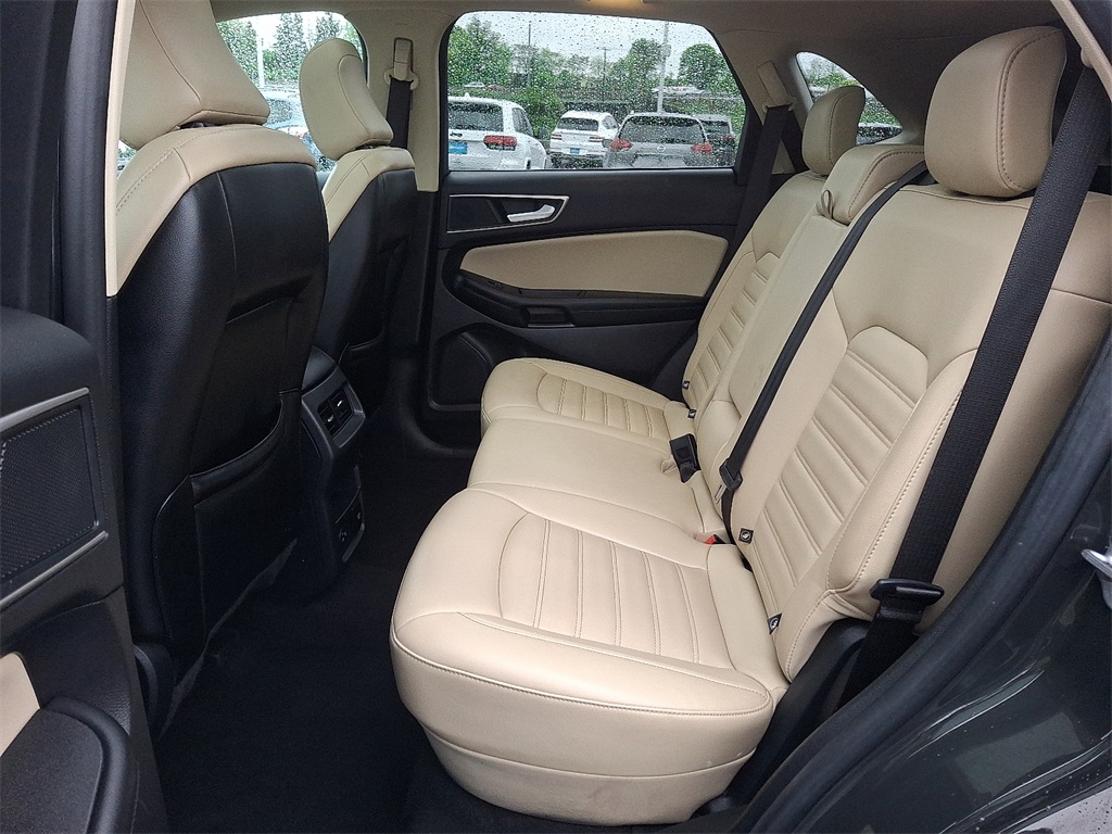 2022 Ford Edge SEL - Photo 10