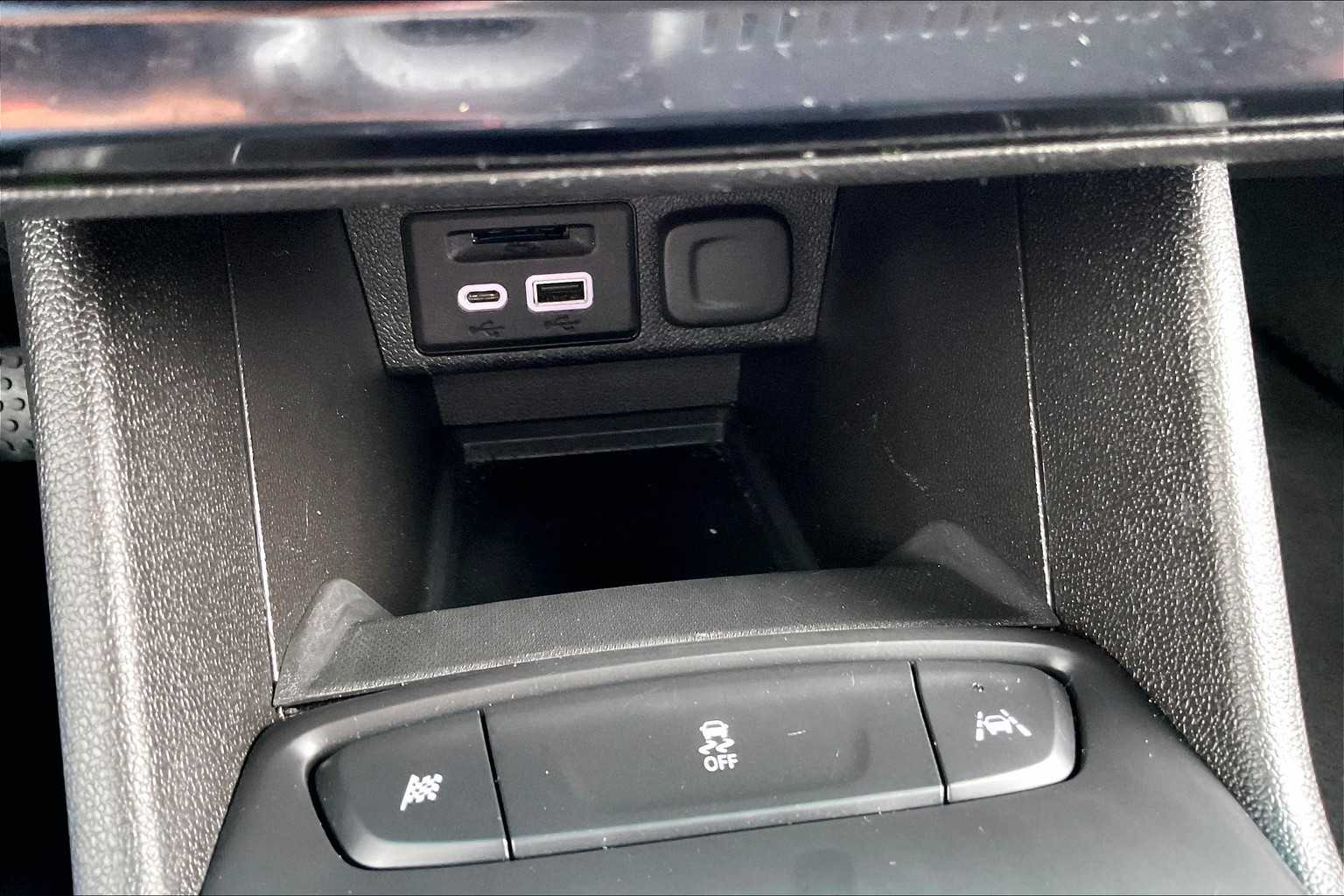 2023 Chevrolet Bolt EV 1LT - Photo 26