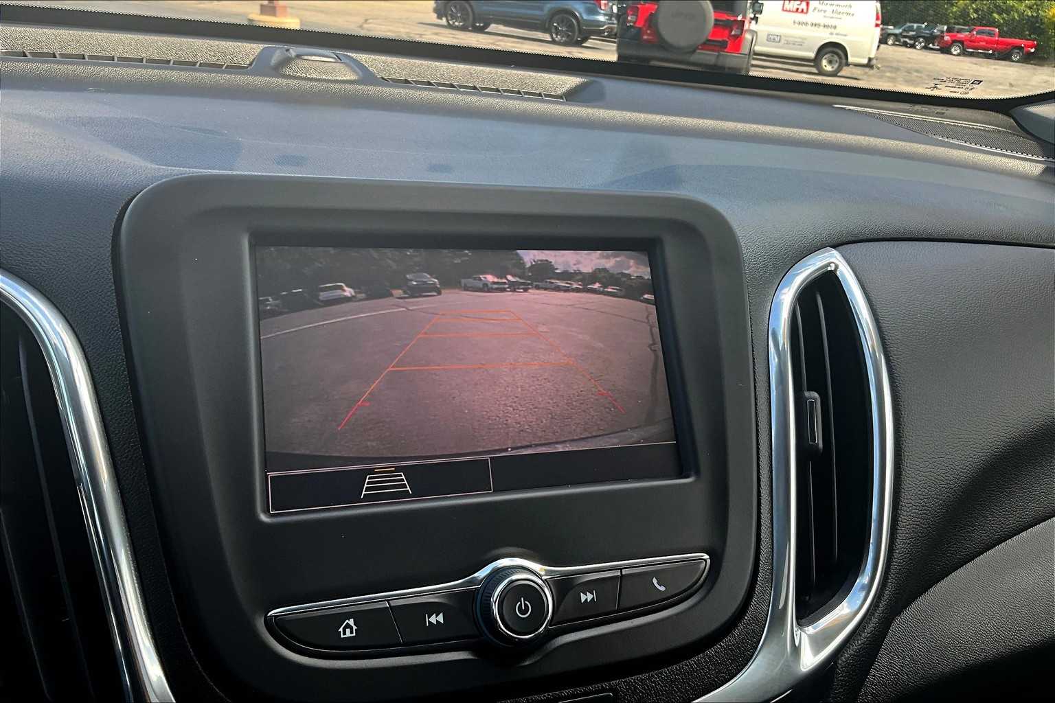 2022 Chevrolet Equinox LT - Photo 18