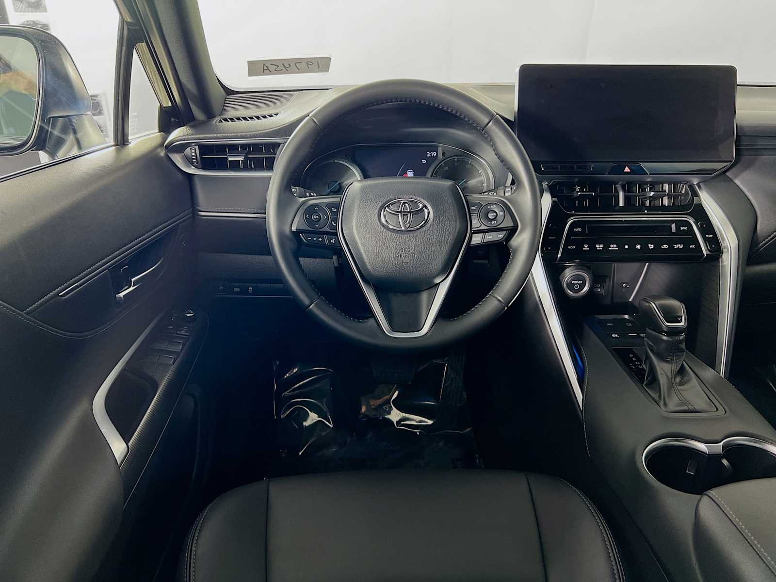 2023 Toyota Venza XLE - Photo 22