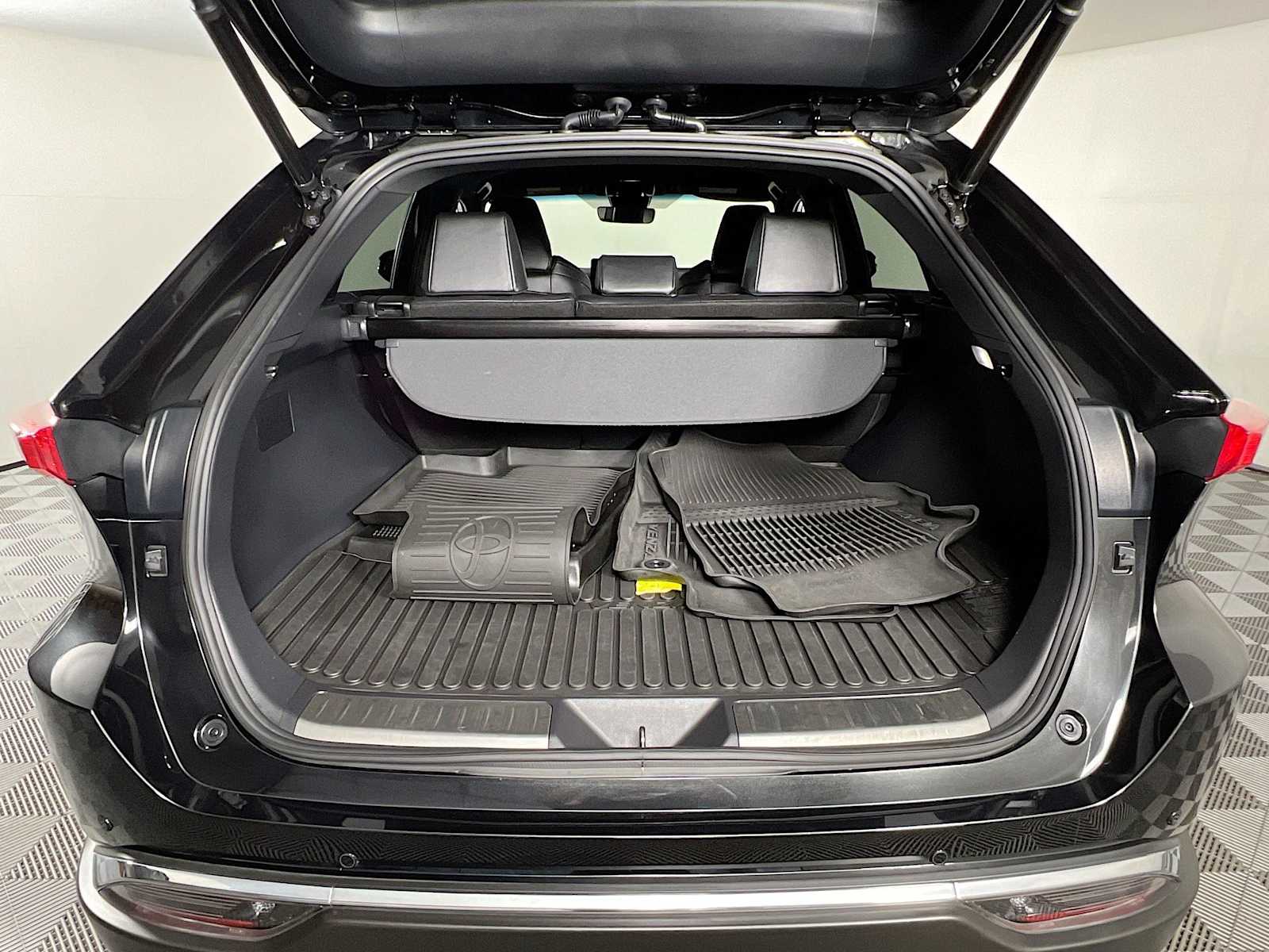 2023 Toyota Venza XLE - Photo 26