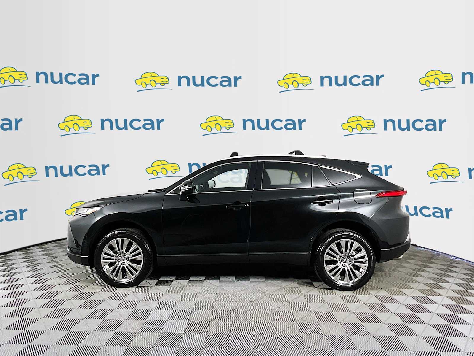2023 Toyota Venza XLE - Photo 4