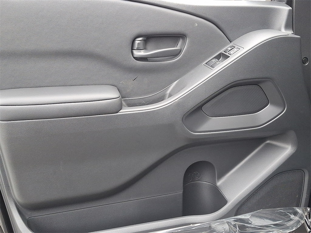 2026 Nissan Frontier S - Photo 8