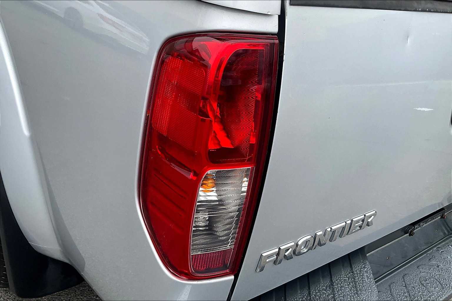 2018 Nissan Frontier SV V6 - Photo 32