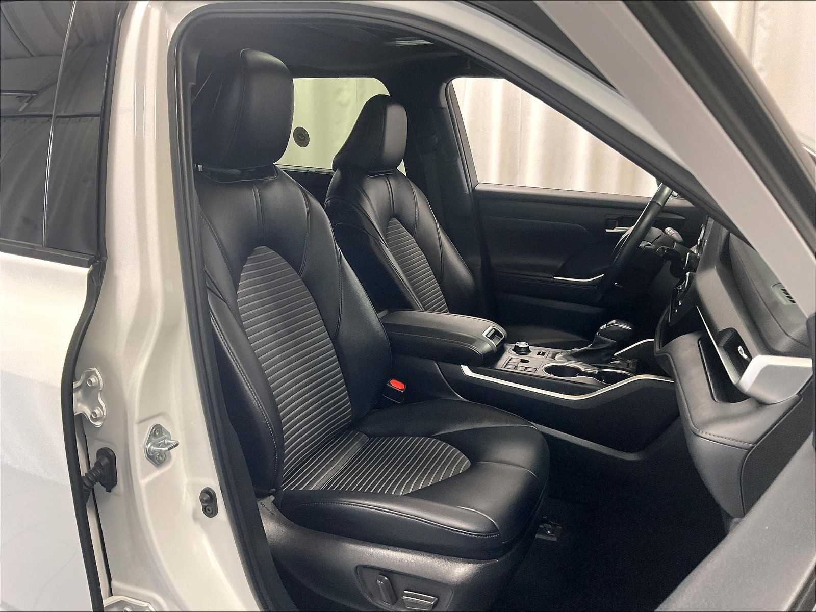 2023 Toyota Highlander XSE - Photo 11