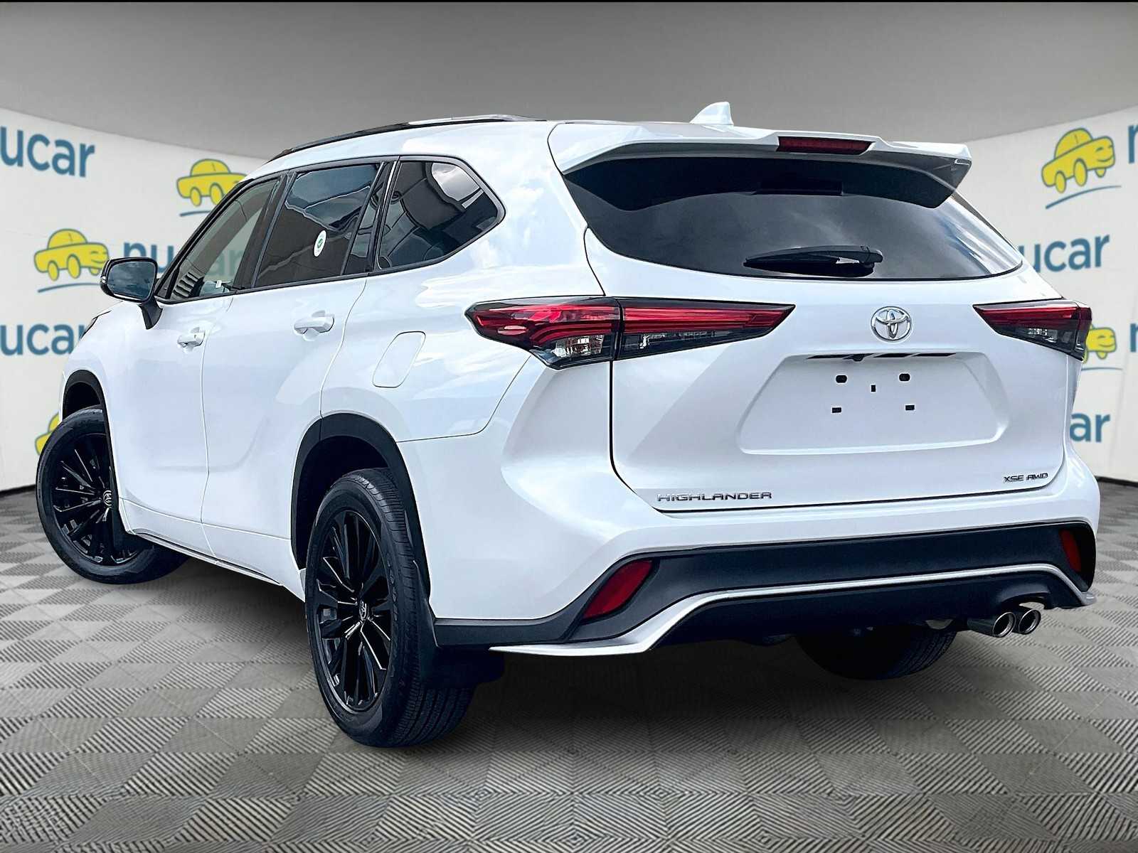2023 Toyota Highlander XSE photo 2