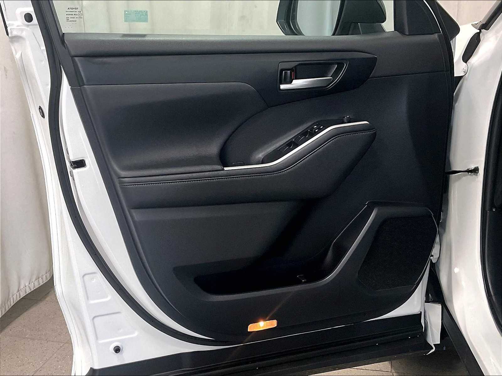 2023 Toyota Highlander XSE - Photo 9