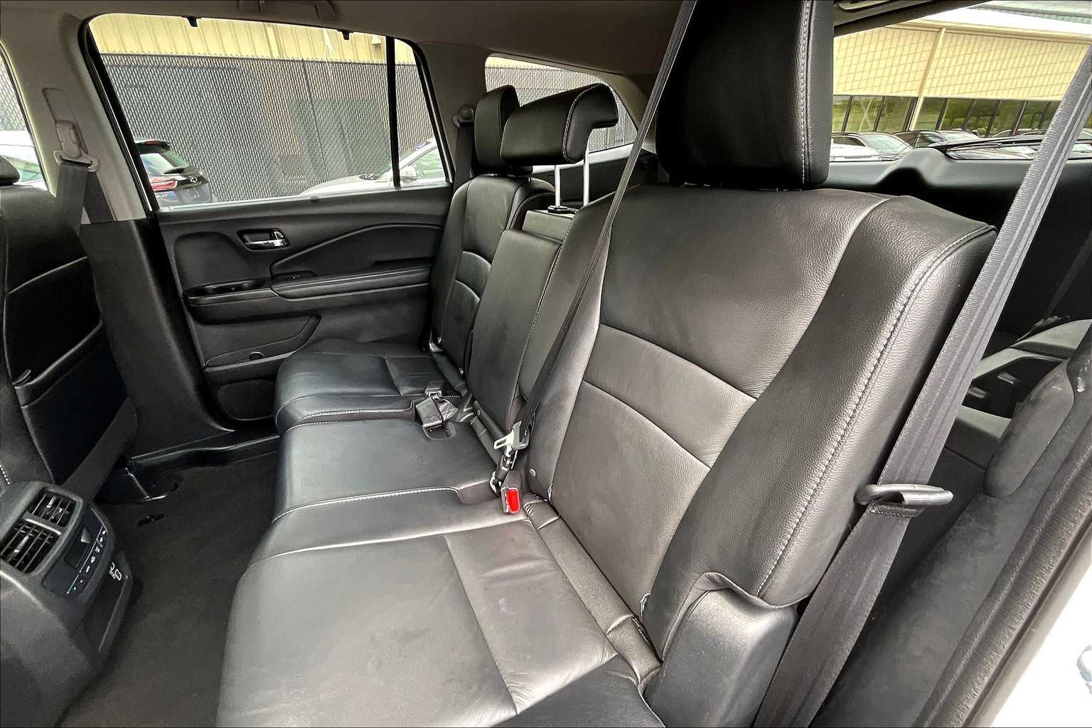 2022 Honda Pilot EX-L - Photo 15