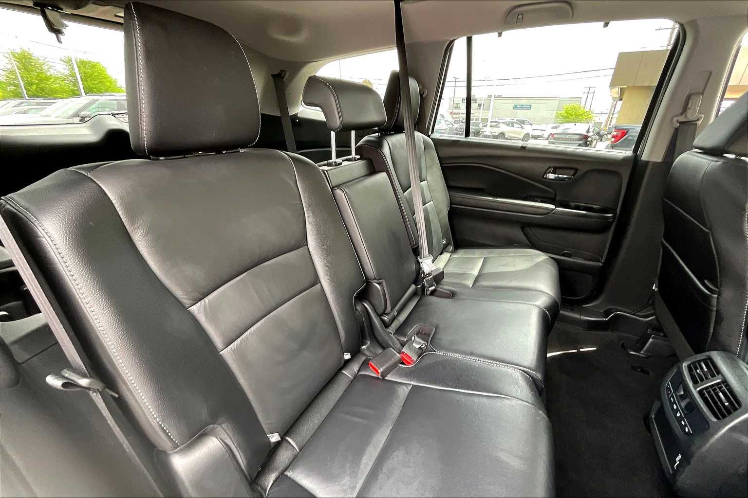 2022 Honda Pilot EX-L - Photo 16