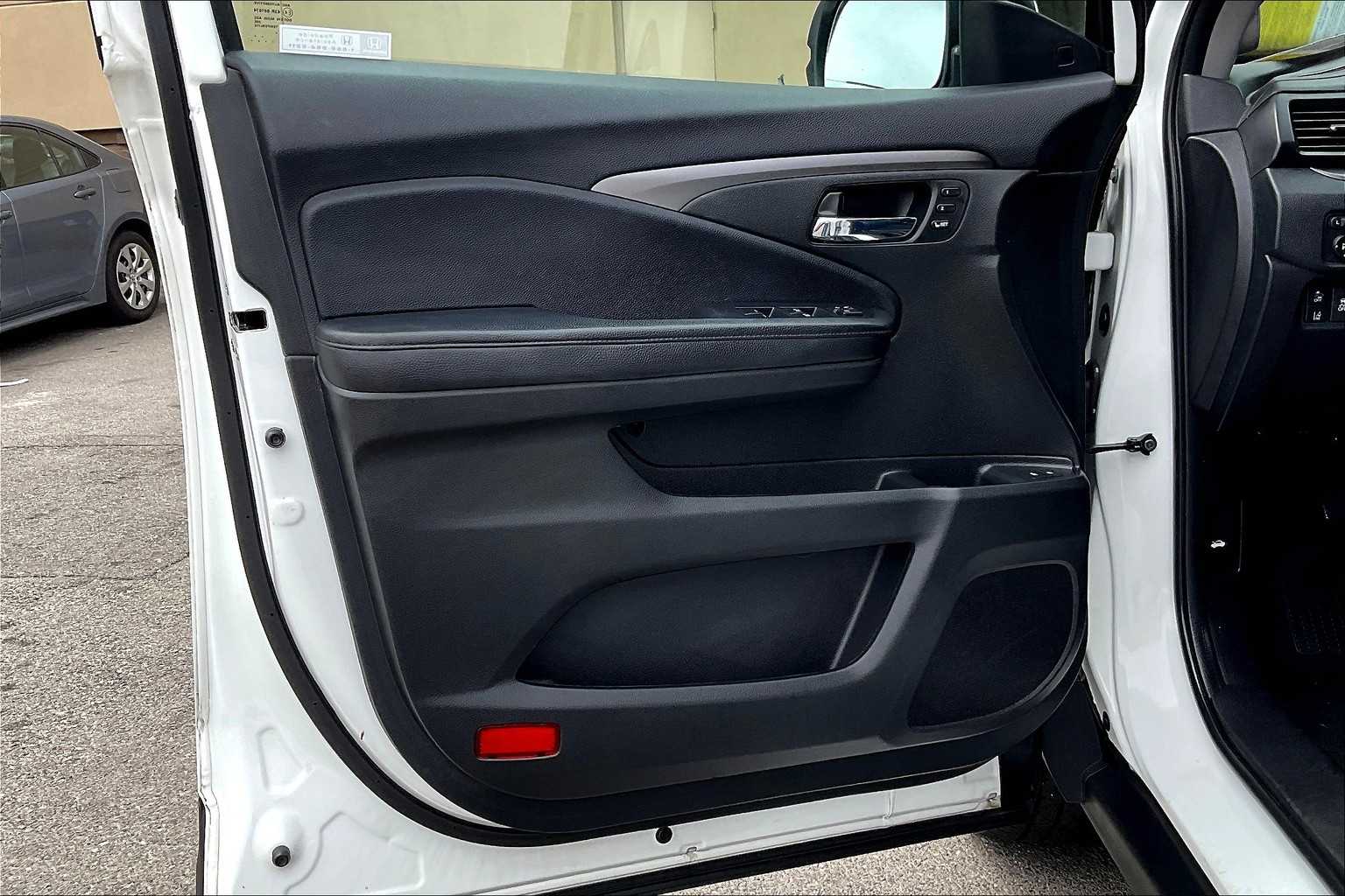 2022 Honda Pilot EX-L - Photo 9