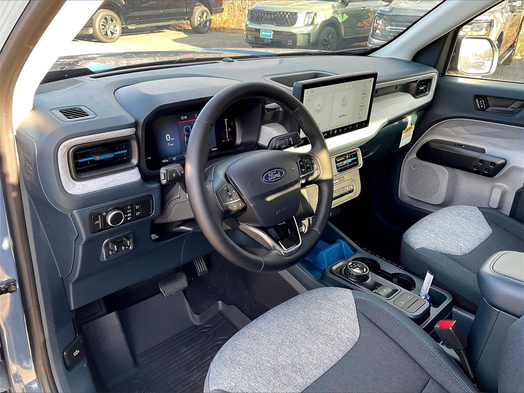 2025 Ford Maverick XLT - Photo 9