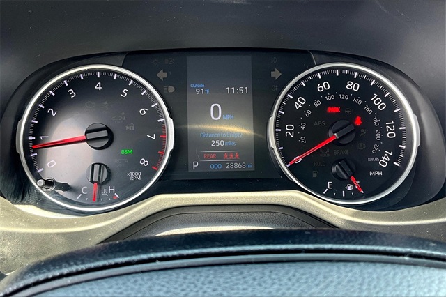2021 Toyota RAV4 LE - Photo 21