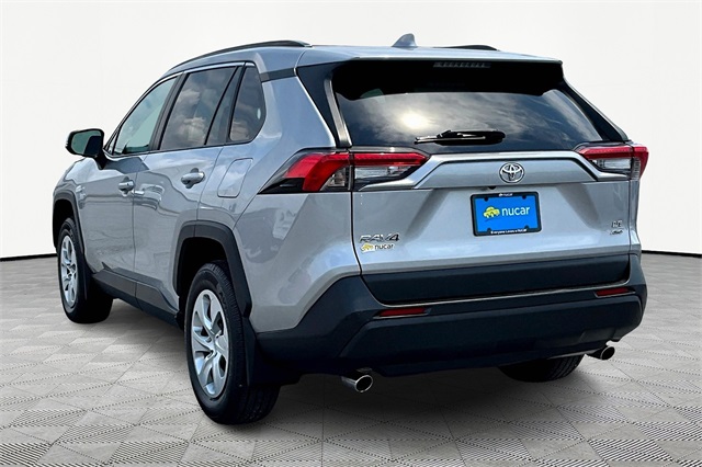 2021 Toyota RAV4 LE - Photo 4