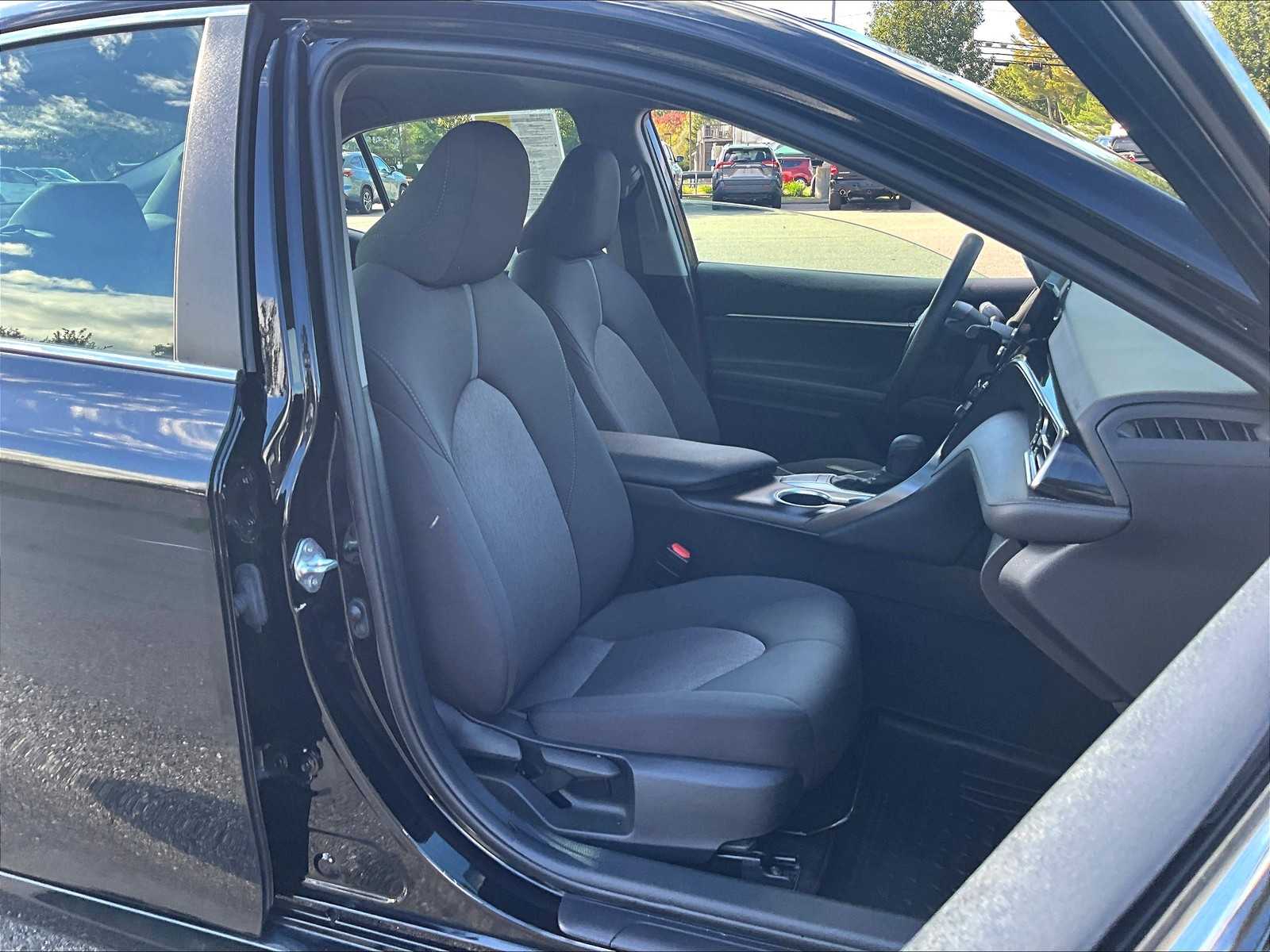 2023 Toyota Camry LE - Photo 11