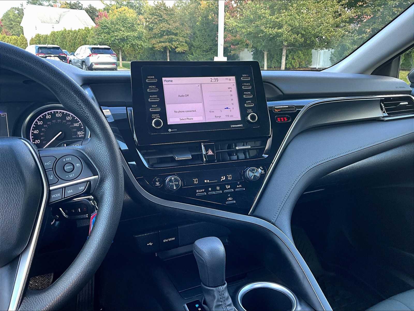 2023 Toyota Camry LE - Photo 18