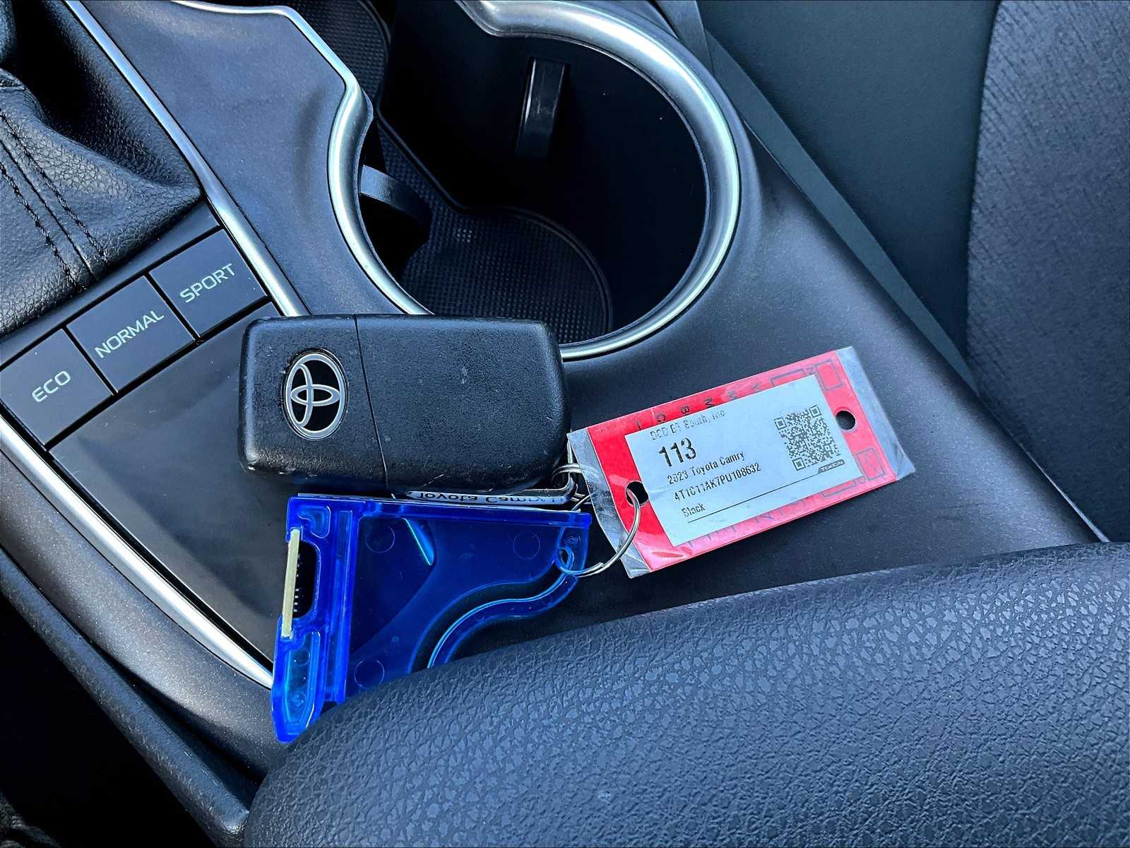 2023 Toyota Camry LE - Photo 30