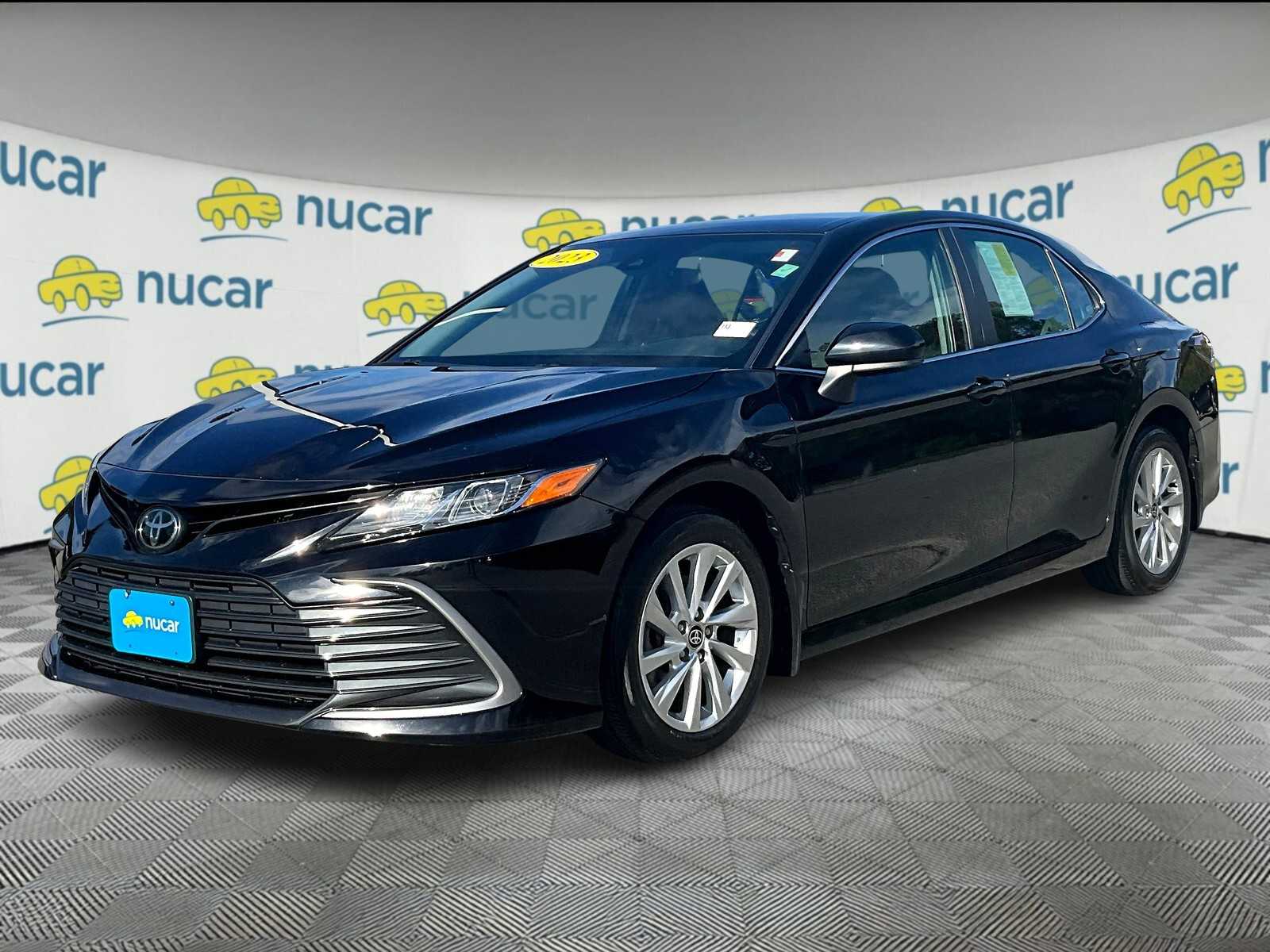 2023 Toyota Camry LE - Photo 3