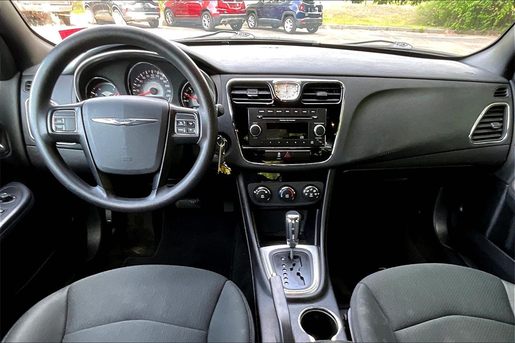 2012 Chrysler 200 LX - Photo 20