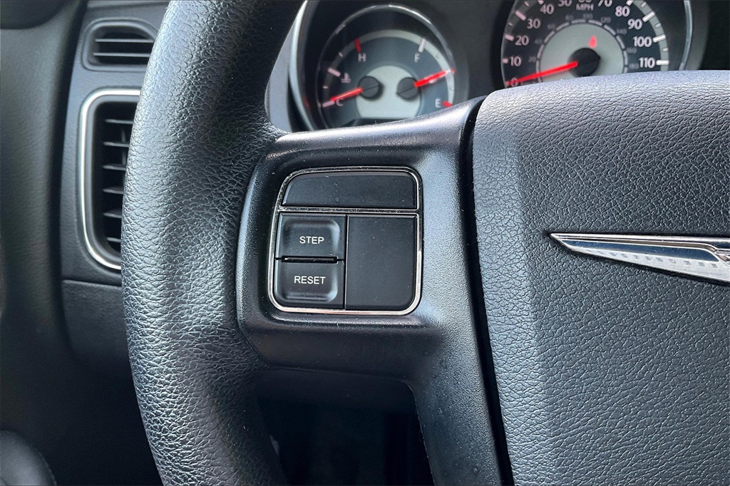 2012 Chrysler 200 LX - Photo 22
