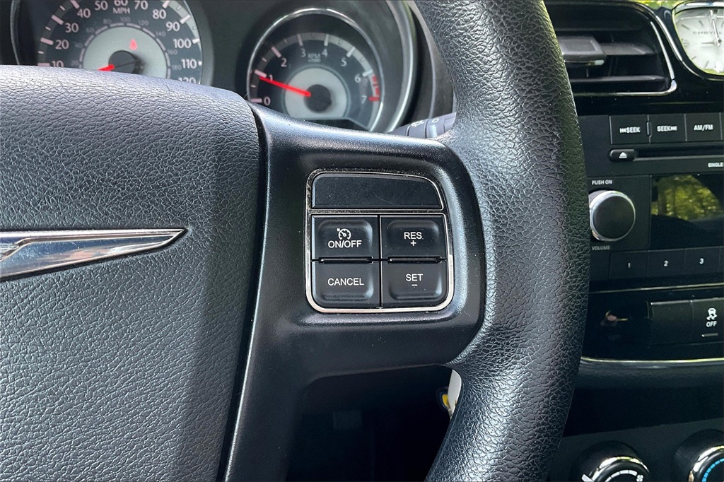 2012 Chrysler 200 LX - Photo 23