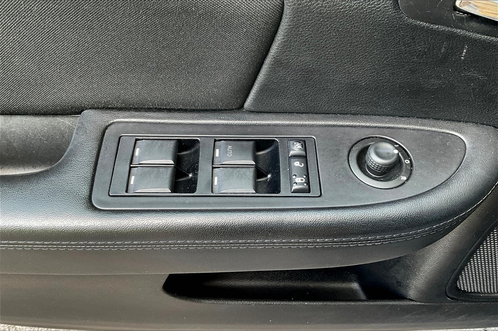 2012 Chrysler 200 LX - Photo 27