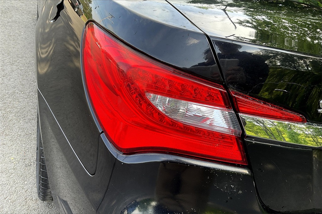 2012 Chrysler 200 LX - Photo 30