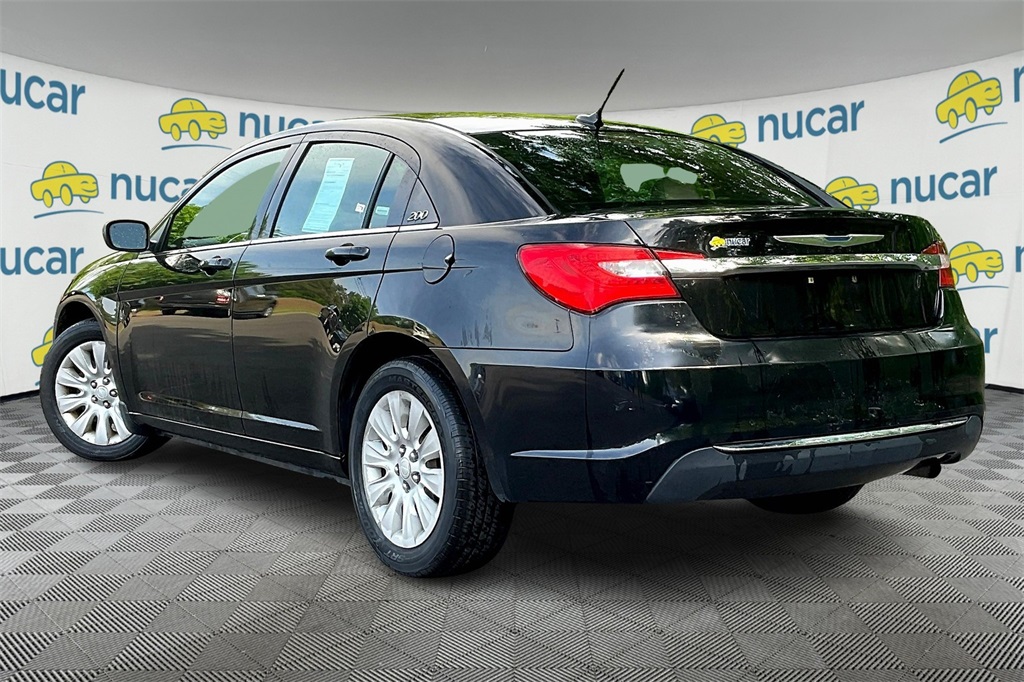 2012 Chrysler 200 LX - Photo 4
