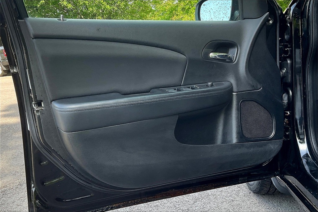 2012 Chrysler 200 LX - Photo 9