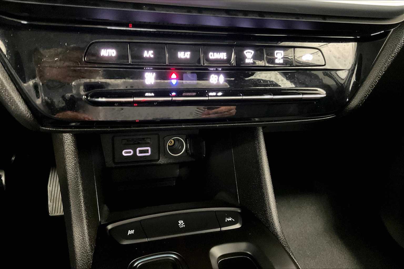 2023 Chevrolet Bolt EV 1LT - Photo 25