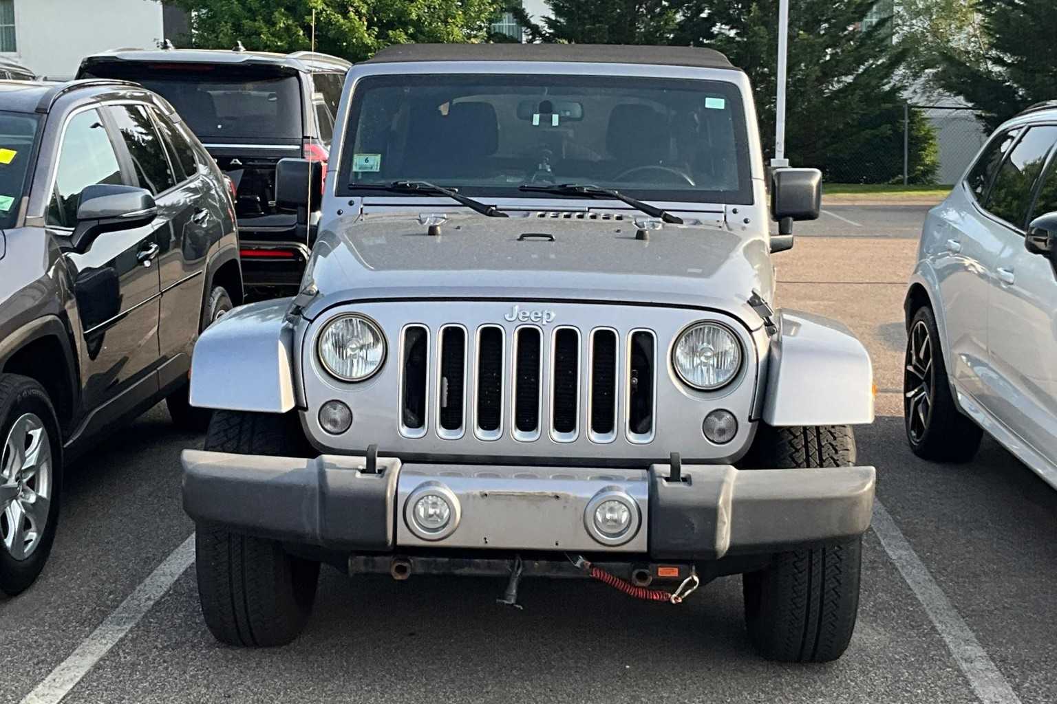 2016 Jeep Wrangler Unlimited Sahara - Photo 2