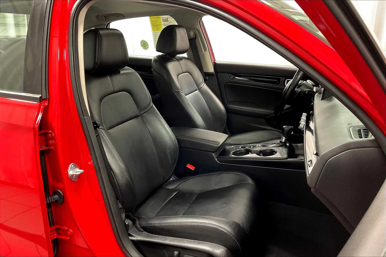 2022 Honda Civic Touring - Photo 11